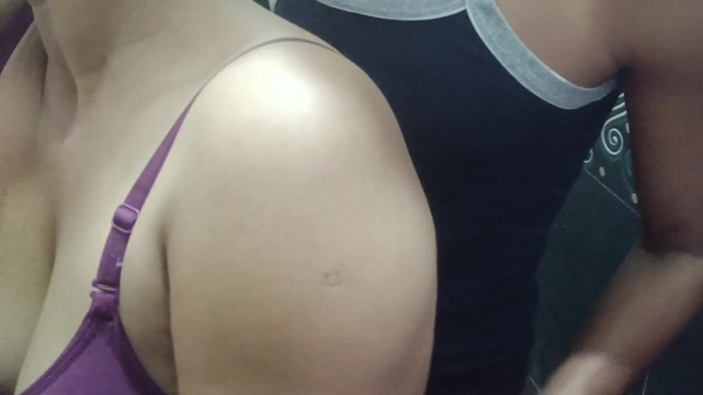 Nima: Bhabhi Ấn Độ nóng bỏng làm tình với bạn trai của cô ấy...