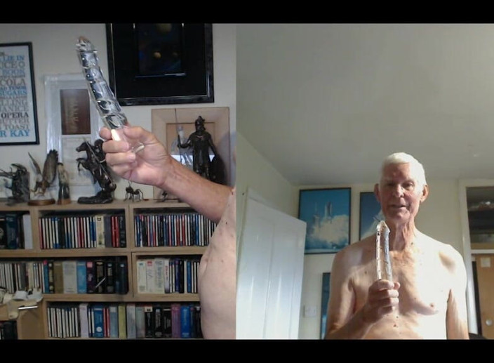 bigears: Bermain dengan zakar kaca 9 Inci - Pandangan dekat