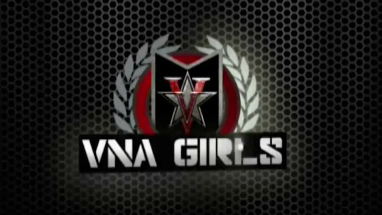 Julia Ann: Julia Ann com cinta roxa