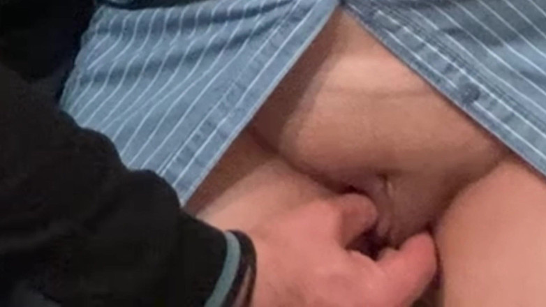 Niki studio: Waring!!! Was passiert, wenn sie in der U-Bahn auf höschen...