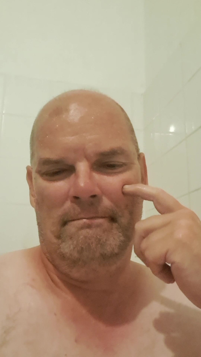 Fickspecht: A Bitch in the Bathtub