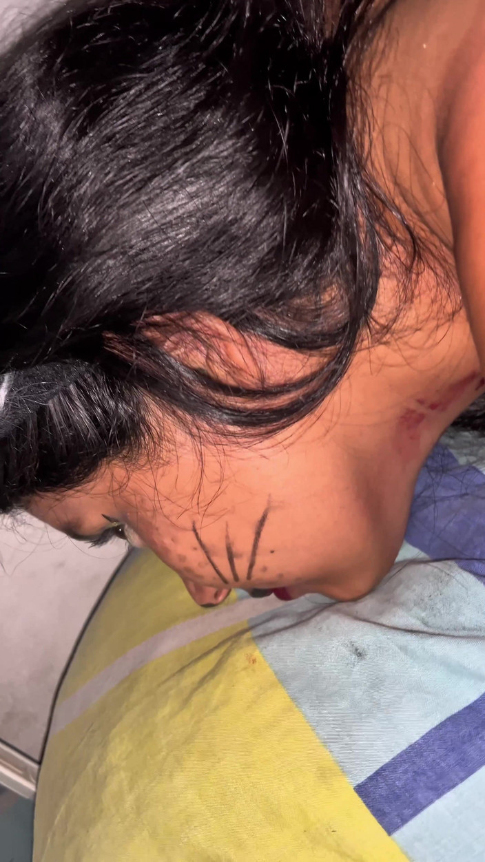 Gilversexy: 万圣节派对，她受不了的热辣，他们找房间做爱，她把一切都搞砸了