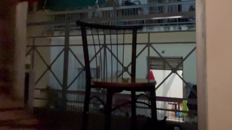 Greek cross lovers: Elena Punya Salah Satu Video Paling Berbahaya di Balkon Hotel...