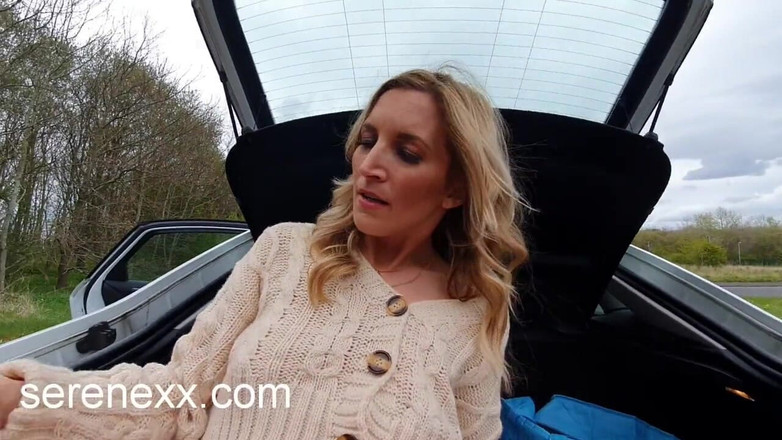 Serenexx: Aku baru aja crot dan kepergok sama satpam! - Serenexx