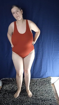 Více jednodílné plavky pro plus size ženu