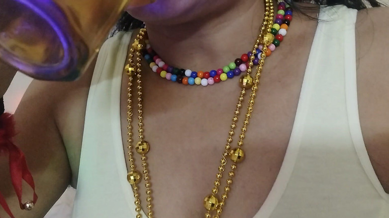 Xoxo Times: Сексуальна леді має секс-веселощі, масала