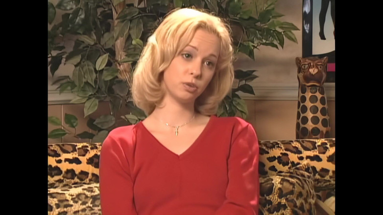 Blitzporn: 억제 없는 금발 여성이 바닥에서 작은 창녀처럼 섹스당하고 싶어 한다