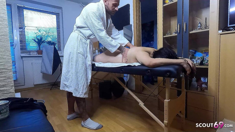 Full porn collection: Masażysta pieprzy BBW Latynoską mamuśkę i daje jej wytrysk