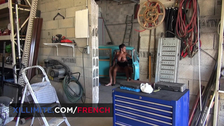 French girls at work: Intense sex in a garage with a busty cougar