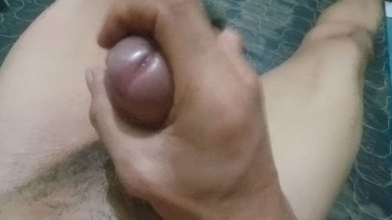 KingLeo: Pulsa e poi si indurisce finché la testa è rossa, l'asta...