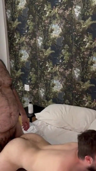 Tři Chlupaté Medvědy Si Navzájem Sají Ptáky a Šukají Bez Sedla. (část 2)