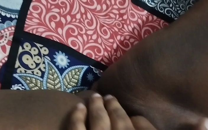 akashprimex790: Une grosse bite noire éjacule au fond d’une grosse bhabhi desi...