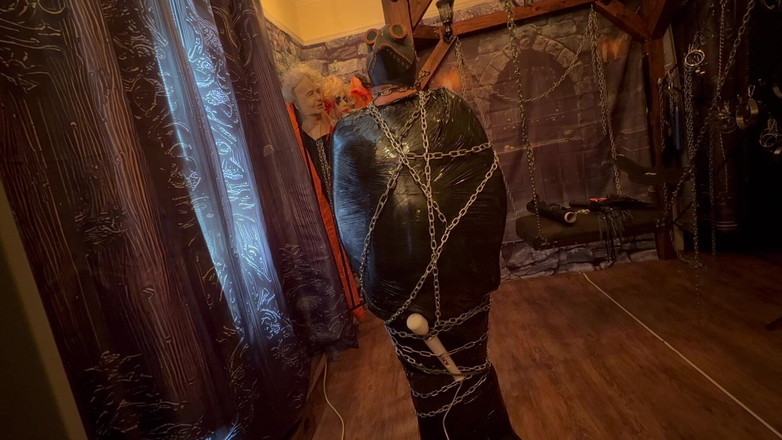 Aaexperiencesltd: 第1部分：- domina satana和包工托盘包裹和链条。