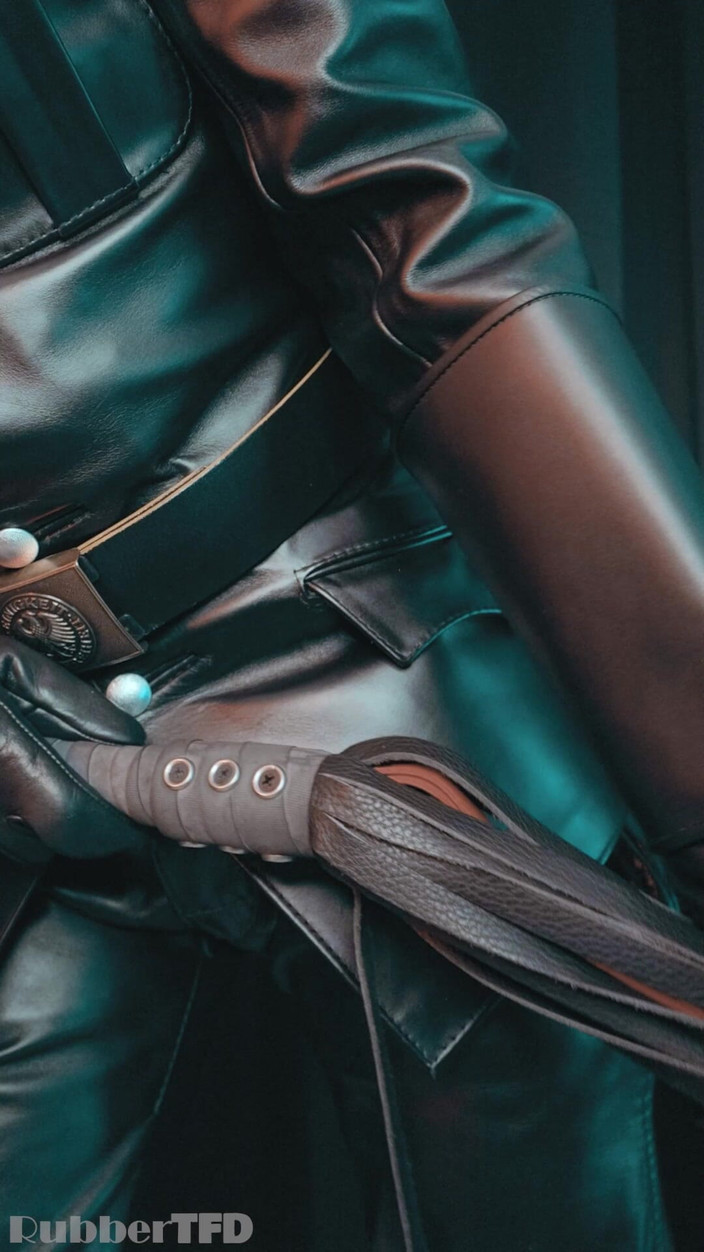 RubberTFD: Vk maschera in pelle ritorno