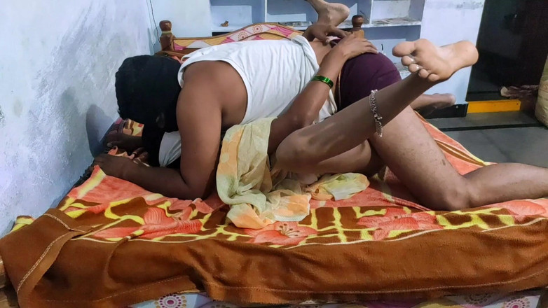 YourAnitha: Video rekaman seks pasangan desa india