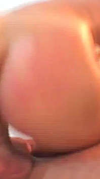 Kelly Wells sert seks için vücut yapılı küçük ama sert bir sarışın