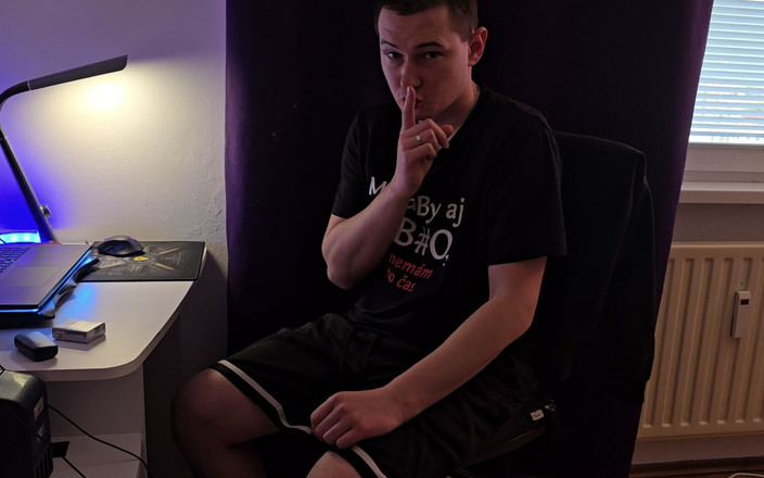 Fap_man93: Dala jsem si ranní orgasmické potěšení, než jsem spěchala do...