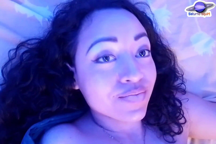 Saturno Squirt: 土星潮吹保姆是你的性爱人，我自慰，不要让你的妻子发现