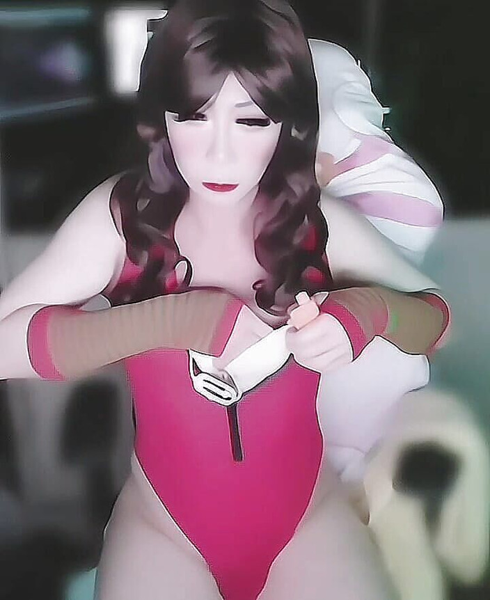 Sophieyuki: Người chuyển giới châu Á tự thủ dâm