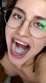 Blowjob Cum in Mouth Play Swallow Show