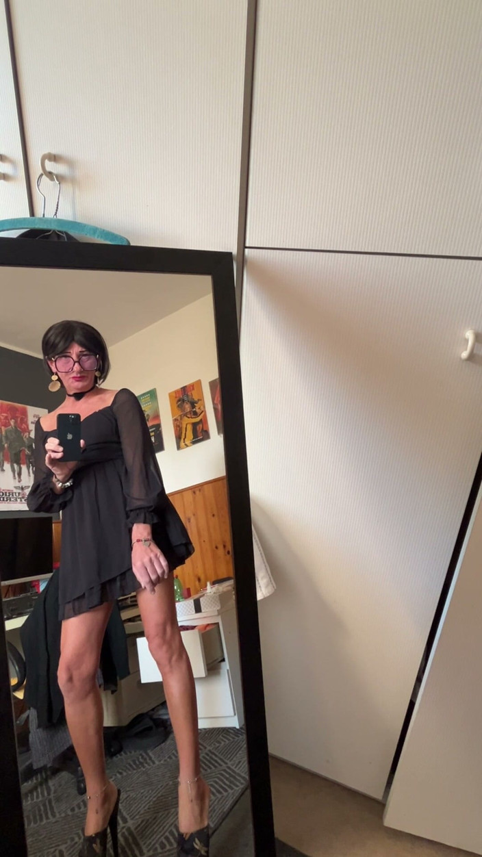 Andreina Naty: Prove Di Atteggiamento Sexy