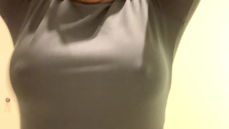 Milftits24: Tetek dan pantat seksi