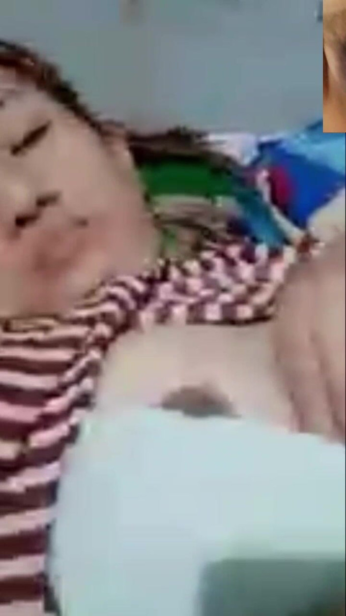 rajahutan44: Madrasta Sanjay se masturba para gemer