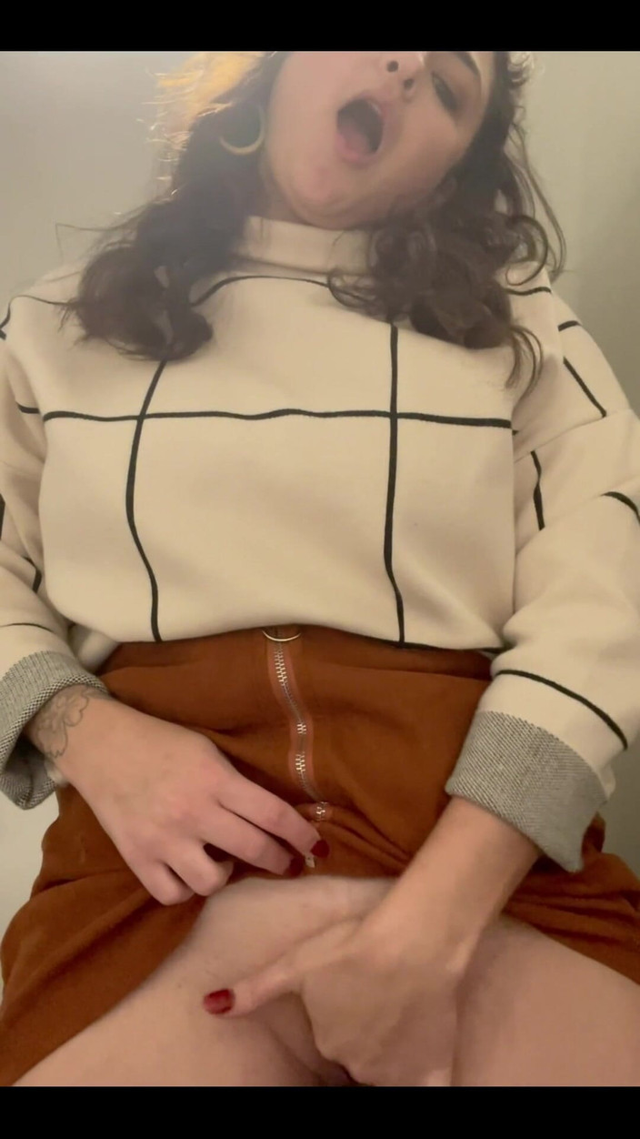 Josie Jaxxon: 자위하고 핑거링