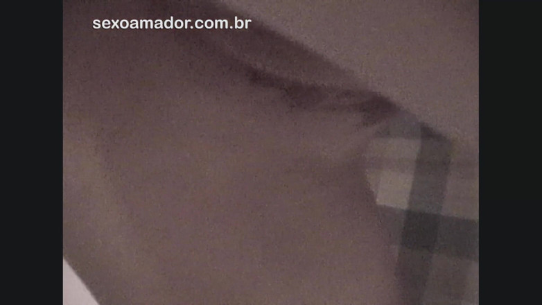 Amateurs videos: Si rambut coklat panas dan nakal mengusik teman lelakinya dalam...