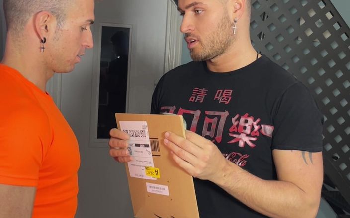 Carlos and Hector: Доставка сюрпризу