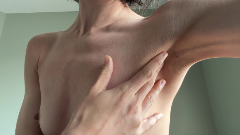 Ms_Emmy_Lynn: Close-up Hollow Shaved Armpits with Small Tits
