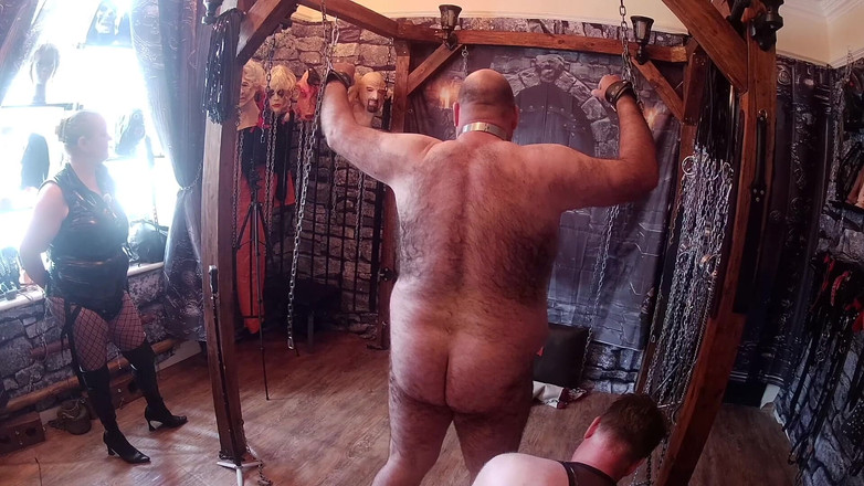 Aaexperiencesltd: Parte 1: Lanista orso e Domina satana Insegnano alla mistress izar...