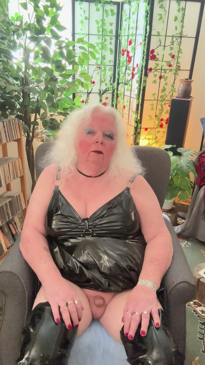 Constance: Vagabunda, resumindo, mijando, fumando