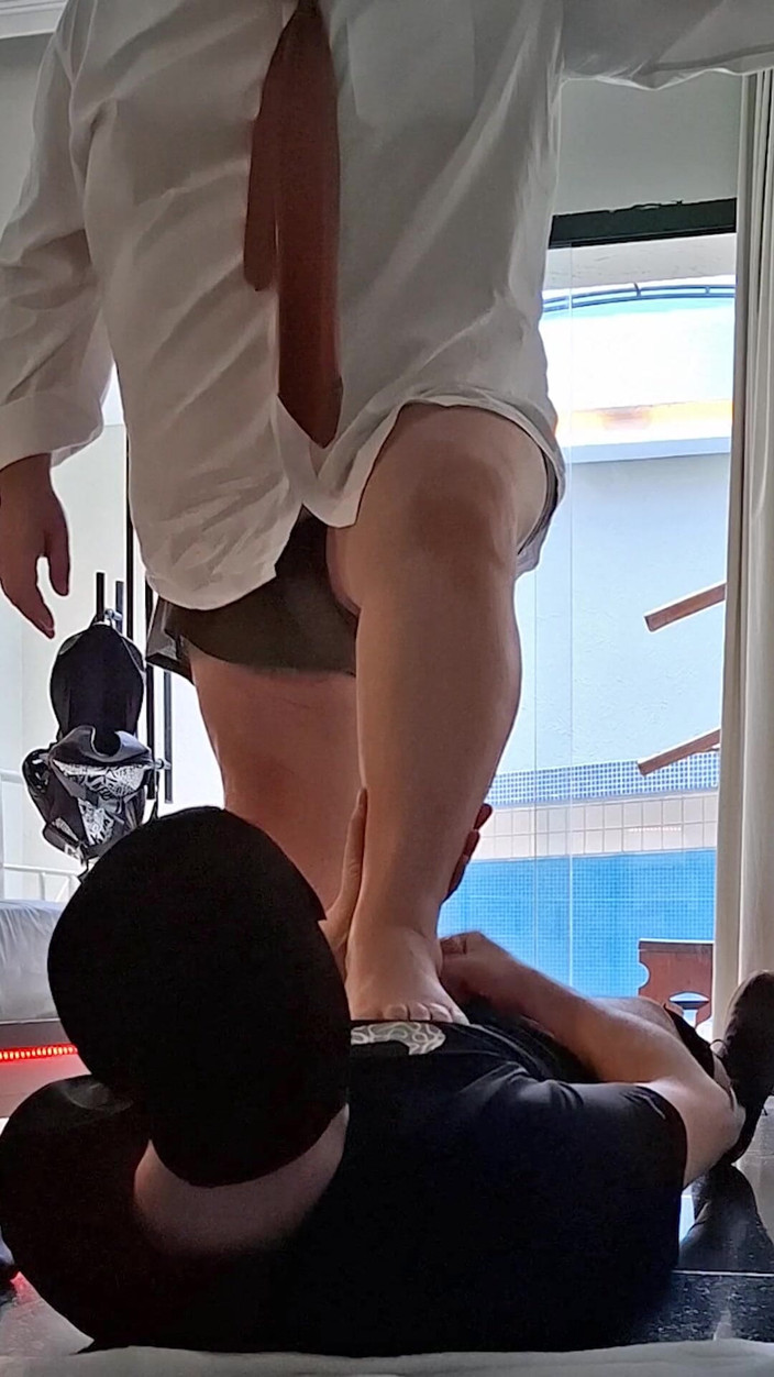Combat and fetish: Großer chef bestraft seinen angestellten