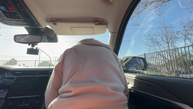 SquishMallow3328: Nefis Jimmy ve Sürtük Kitty arabada azıyor ve sikişmeye başlıyor