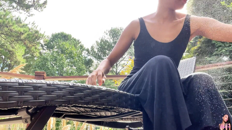 Pink Foxx: Rosa Foxx Limpando Voyeur Cam