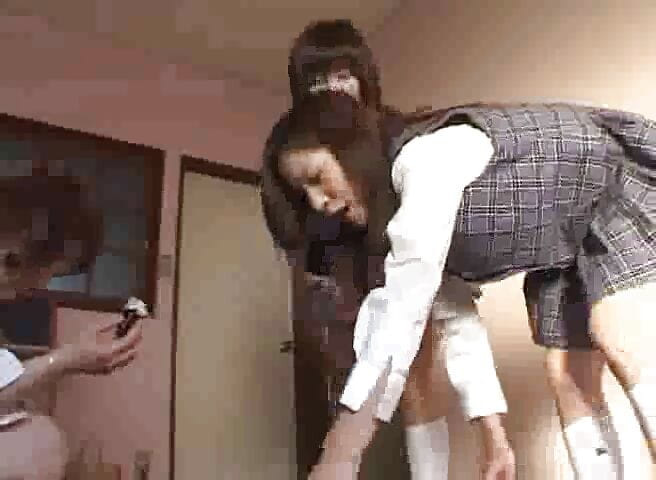 Femdom Austria: Japońska impreza Femdom! Japońskie bachorki chcą zabawy!