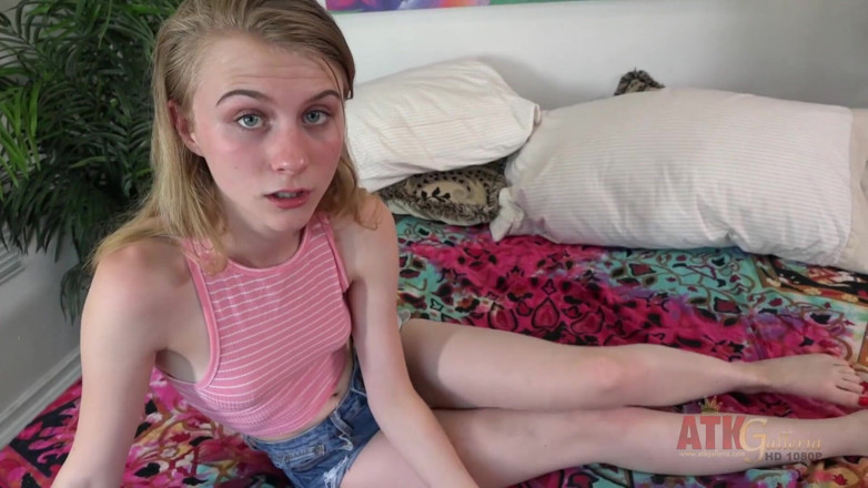 ATKIngdom Fans: Cute teen showing her sexy body at casting