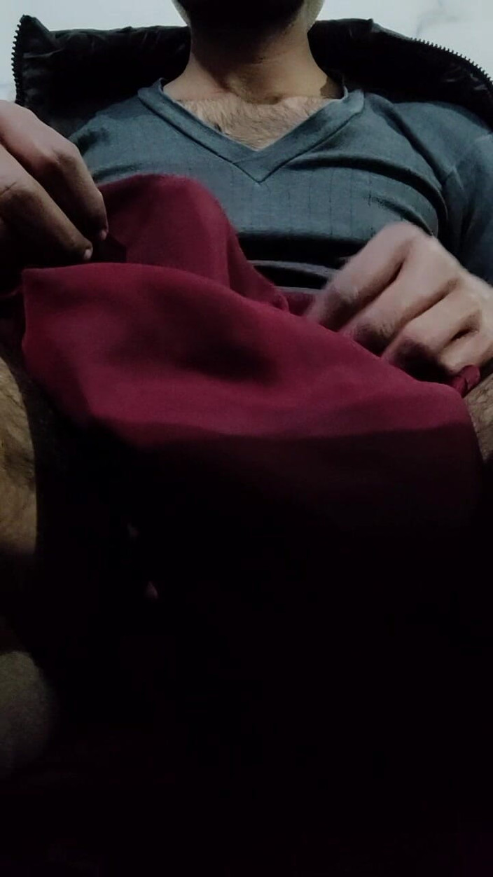 Satin And Silky: Satynowy jedwabny ręczna robota porno - Dick Head Rub with Maroon...