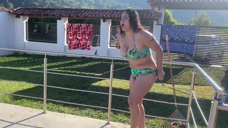 Joraul: My Stepmom Bathes Naked in the Pool Just to Warm...