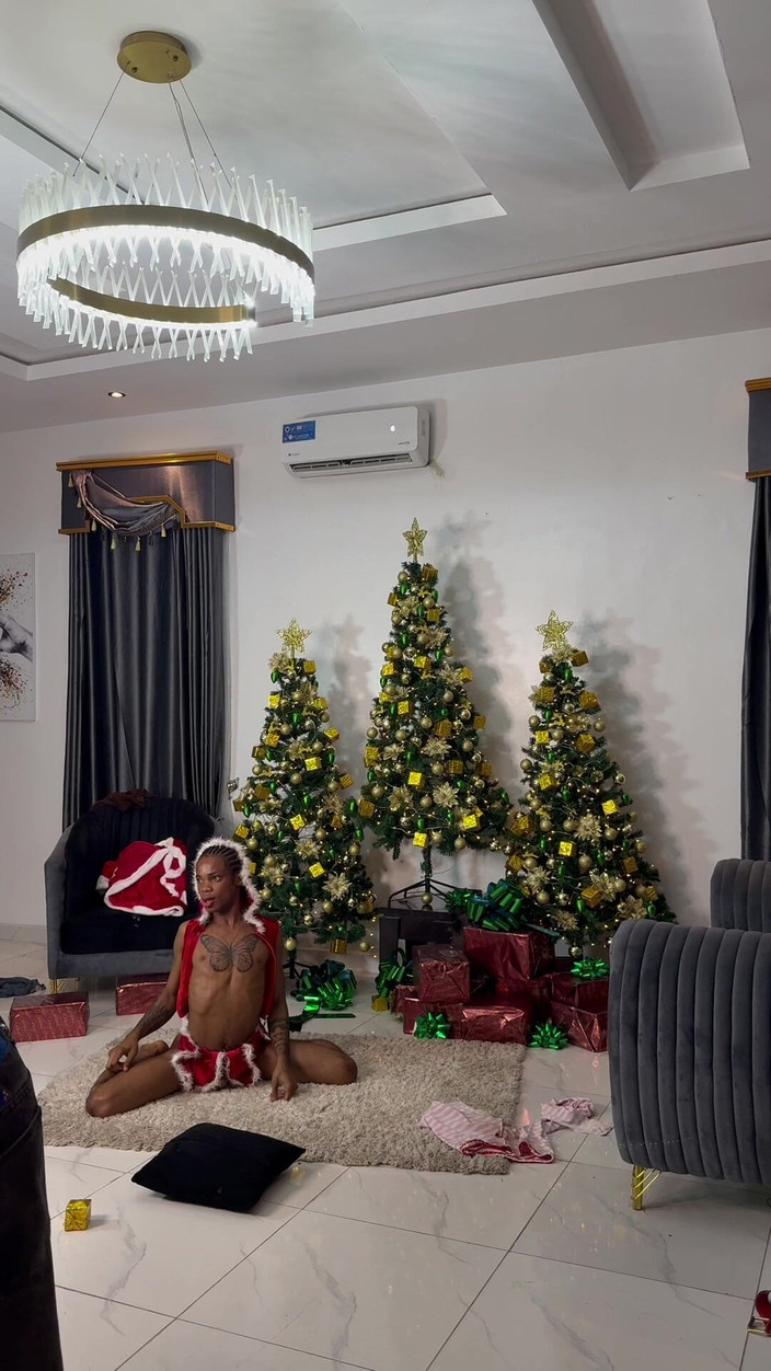 Baddestboyx: Îți dorim un Crăciun fericit și un An Nou fericit! Sărbătorile...