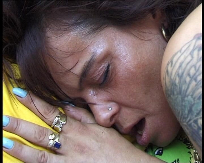 YOUR FIRST PORN: Nadin schreit von glueck - nadin berteriak dengan bahagia