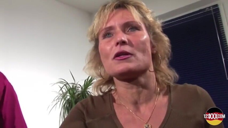 123XXX - 100% Amateurs: Horny MILF Loves It When Two Dick Are Inside Her...