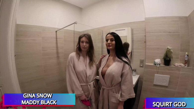 Squirt God: Stříkací orgie Giny Snow &amp; Maddy Black s Mattem &amp; Deanem!