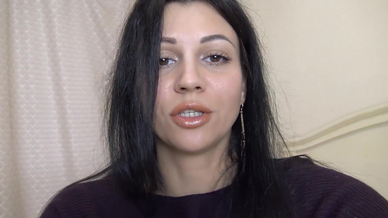 KristinaSlut: Aku lagi asik mamerin memekku sampai muncrat berbulu!