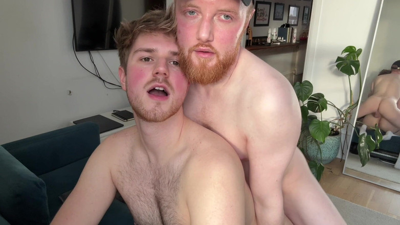 8IncherGinger: Culo caldo scopata da un cazzo mostruoso da otto pollici