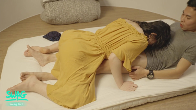 SWAG.live: Vietnamese Beauty Hooks up in Hotel Colletction