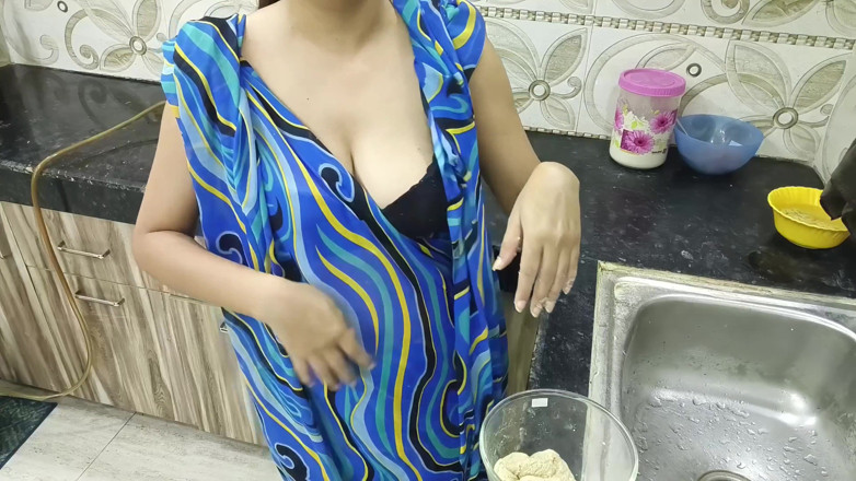 Saarabhabhi6: Mẹ kế Ấn Độ và con riêng trong nhà bếp Ka Najayaz...