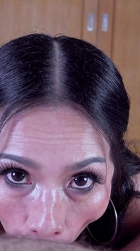 Goofy Wide Rolling Eyes Deepthroat POV