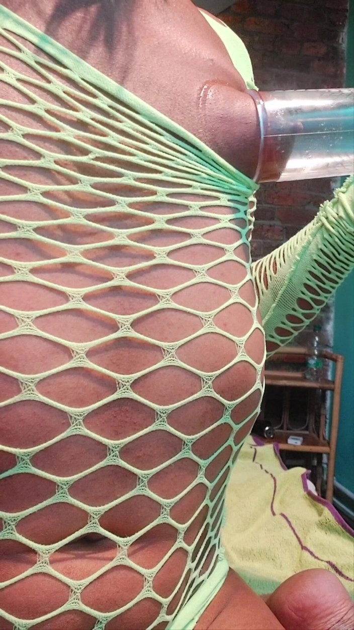 Milah CrossxxX: Workout Routine Enlargement of My Breasts Pump